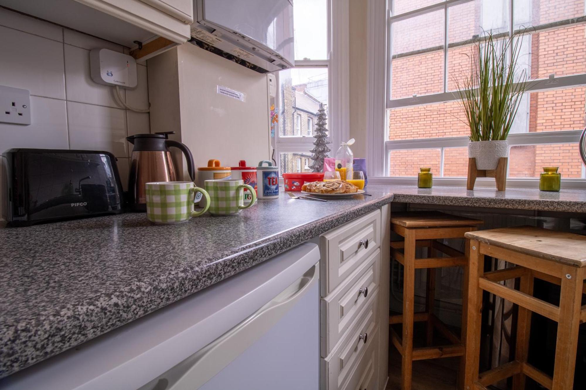 Cosy 2-Bedroom Apartment In Mayfair 8Cb - 4Th Floor No Elevator لندن المظهر الخارجي الصورة