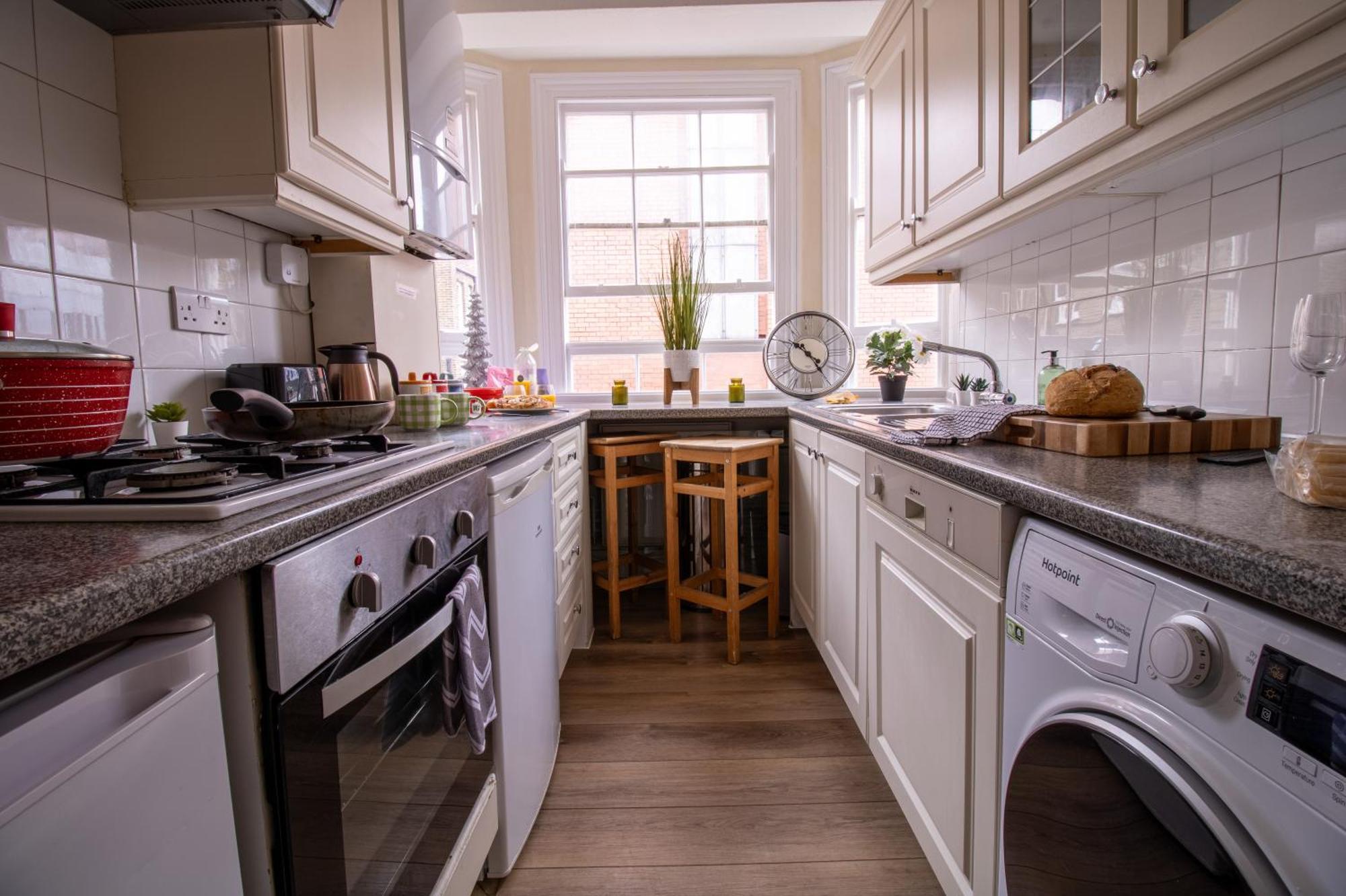 Cosy 2-Bedroom Apartment In Mayfair 8Cb - 4Th Floor No Elevator لندن المظهر الخارجي الصورة
