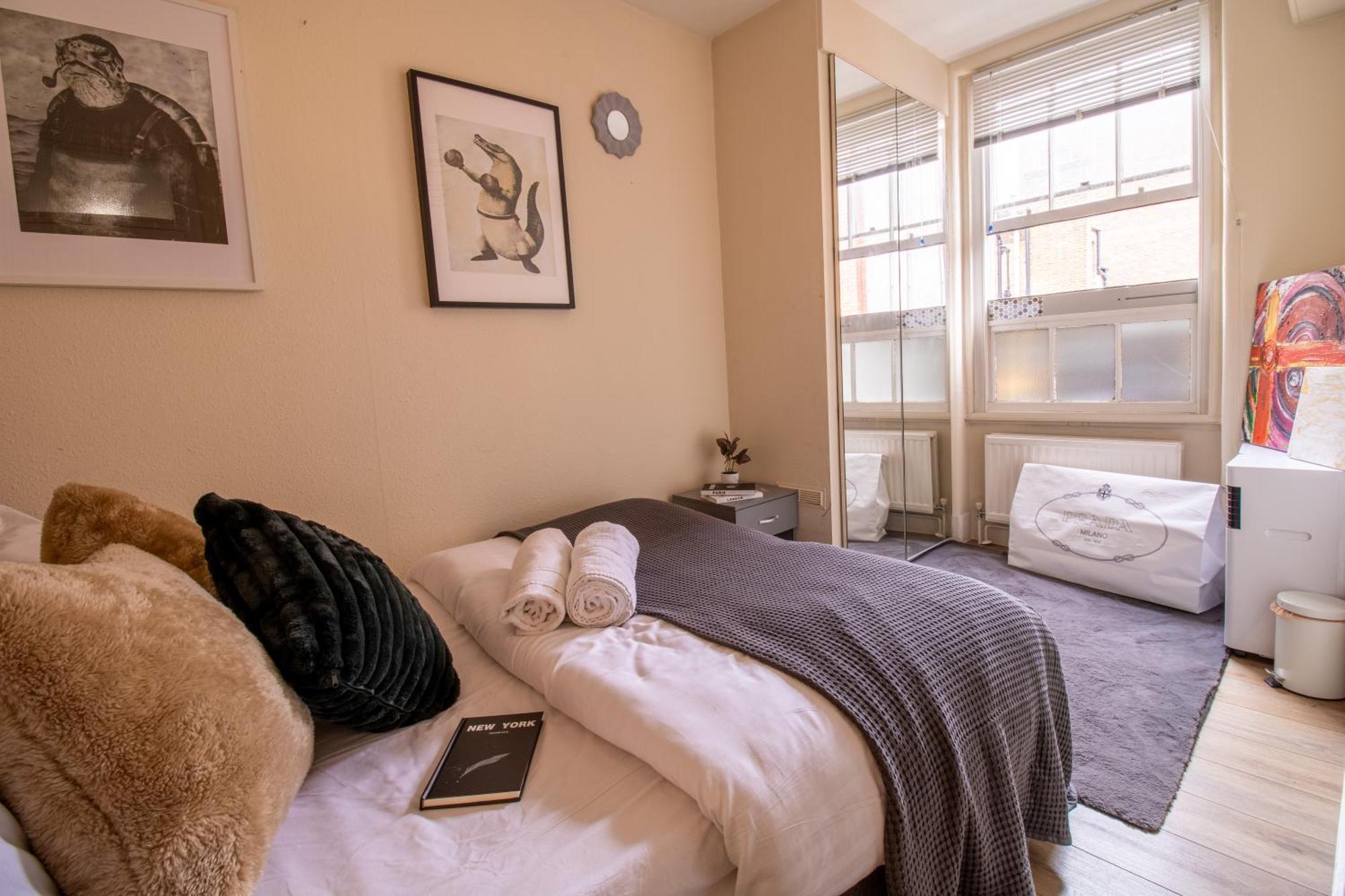 Cosy 2-Bedroom Apartment In Mayfair 8Cb - 4Th Floor No Elevator لندن المظهر الخارجي الصورة